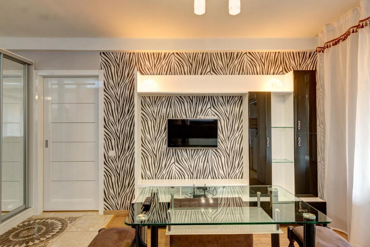 Excellent Apartment Druzhby Narodov Boulevard 3A. Lybedskaya Metro Station Kijów Zewnętrze zdjęcie