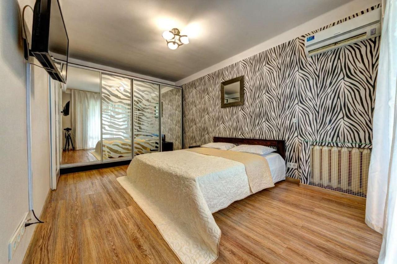 Excellent Apartment Druzhby Narodov Boulevard 3A. Lybedskaya Metro Station Kijów Zewnętrze zdjęcie
